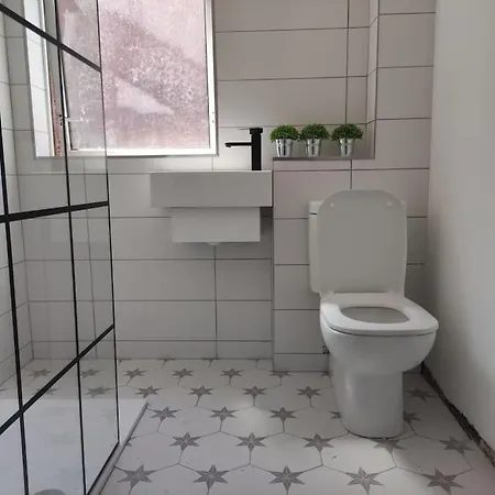 Location! 2 Bed City Centre With Free Parking Belfast Exterior photo