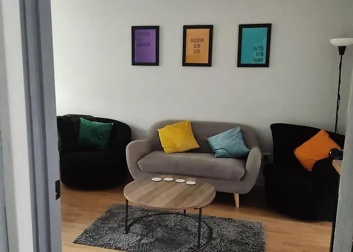Location! 2 Bed City Centre With Free Parking