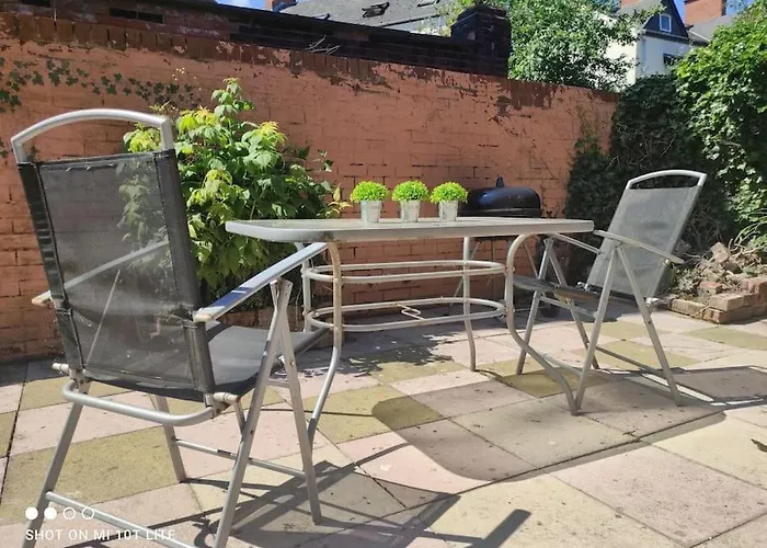 Location! 2 Bed City Centre With Free Parking