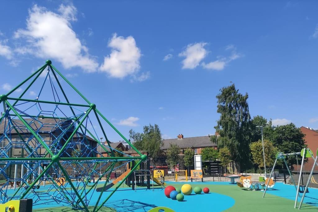 Location! 2 Bed Centre With Free Parking * Белфаст